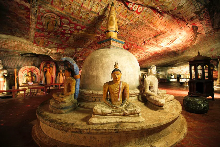 Dambulla Cave Temple Sri Lanka – Explore the Golden Buddha Caves