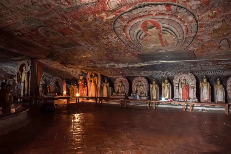 Dambulla Cave Temple Sri Lanka – Explore the Golden Buddha Caves