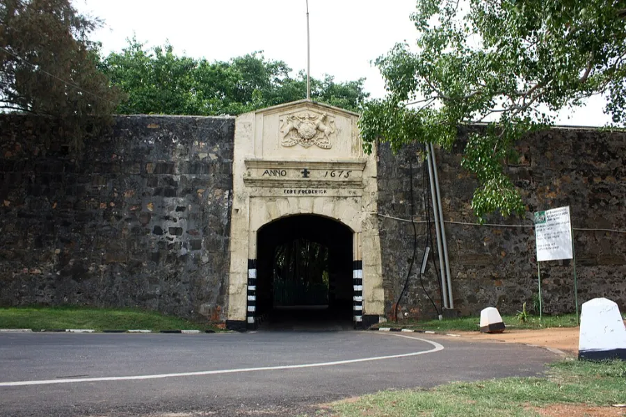 Fort Fredrick Trincomalee – Colonial History & Ocean Views in Sri Lanka