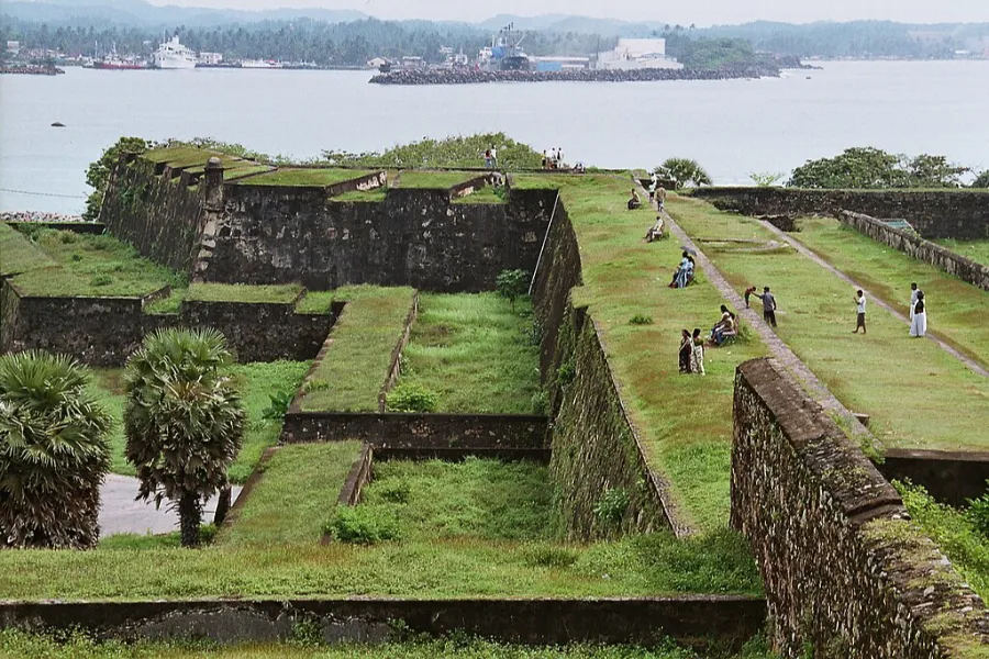 Galle Fort Sri Lanka – Colonial History, Shopping & Sunset Views