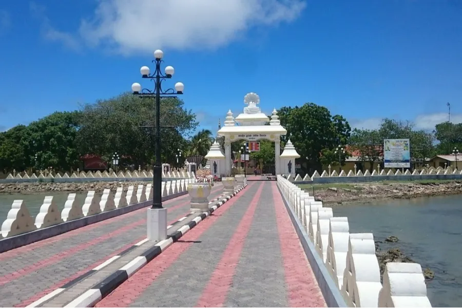 Nagadeepa Temple – Sacred Island Pilgrimage in Northern Sri Lanka