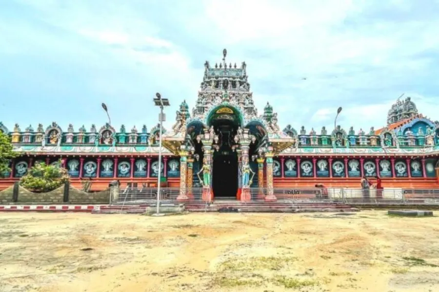 Nagadeepa Temple – Sacred Island Pilgrimage in Northern Sri Lanka