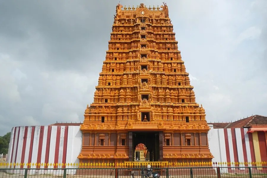 Nallur Kandaswamy Temple – Iconic Hindu Shrine in Jaffna, Sri Lanka