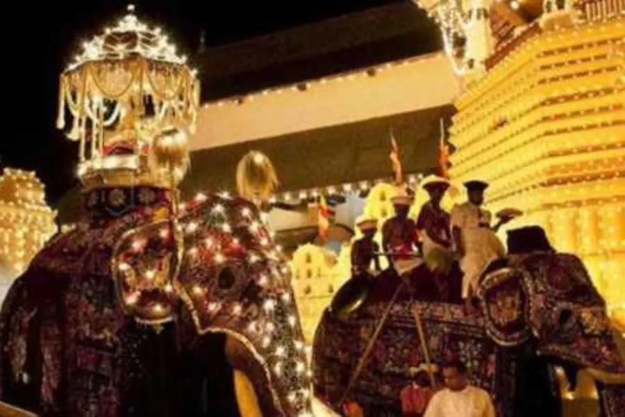 Temple of the Tooth Relic (Sri Dalada Maligawa) – Sacred Buddhist Site in Kandy