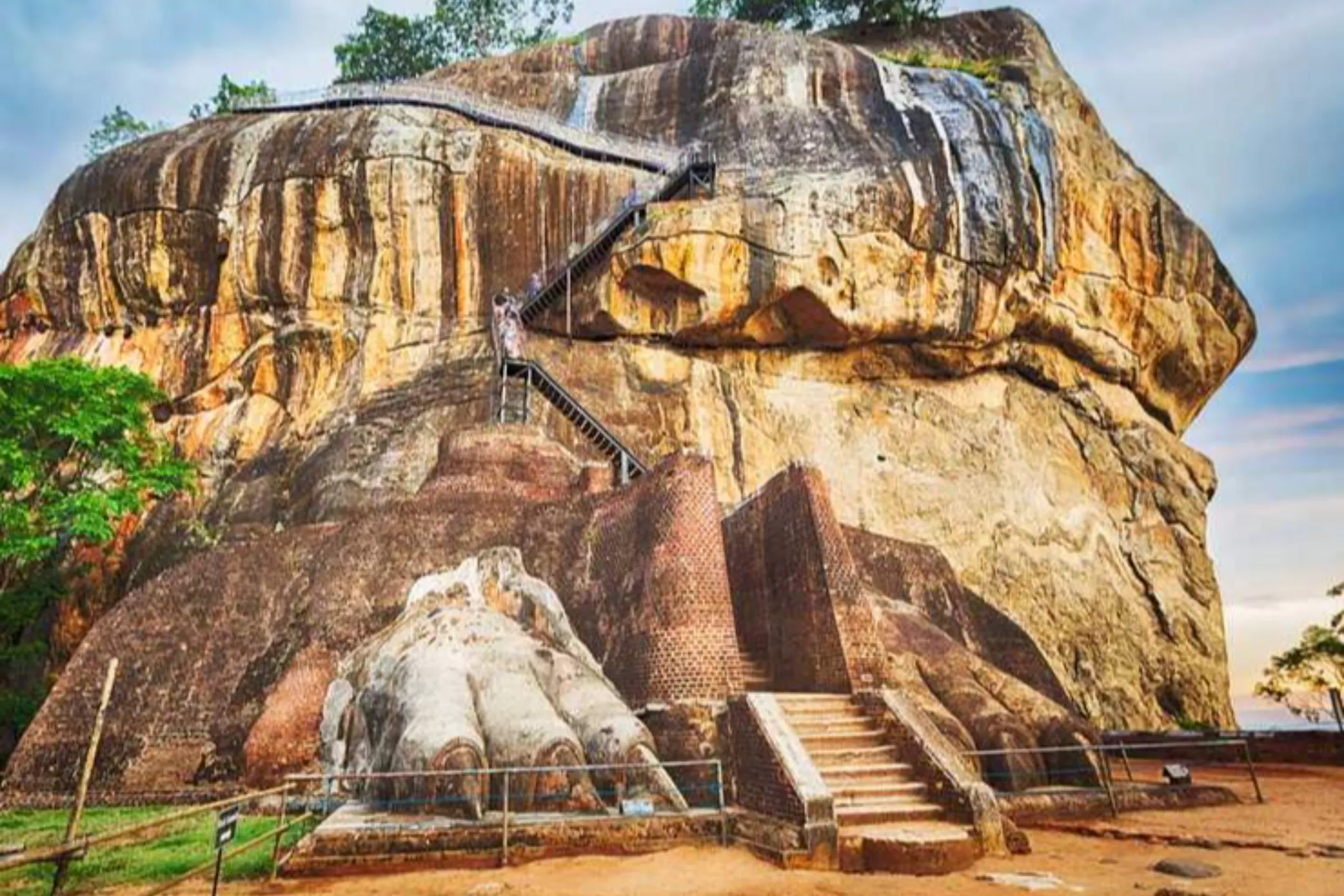 08 NIGHTS / 09 DAYS - WHISPERS OF LANKA: HIGHLANDS, HERITAGE & HIDDEN TRAILS | Viathra Leisure