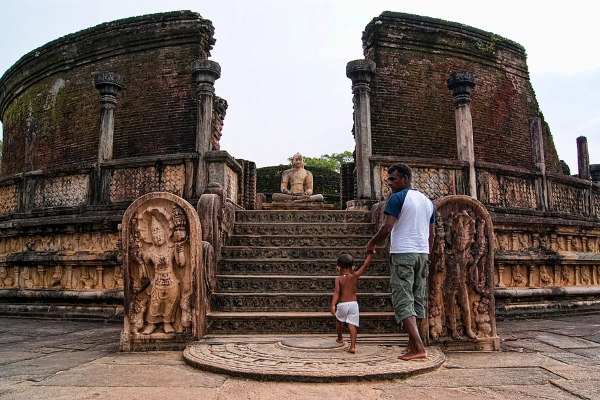 Serendib Sojourn: Sri Lanka's Best in 10 Days | Viathra Leisure