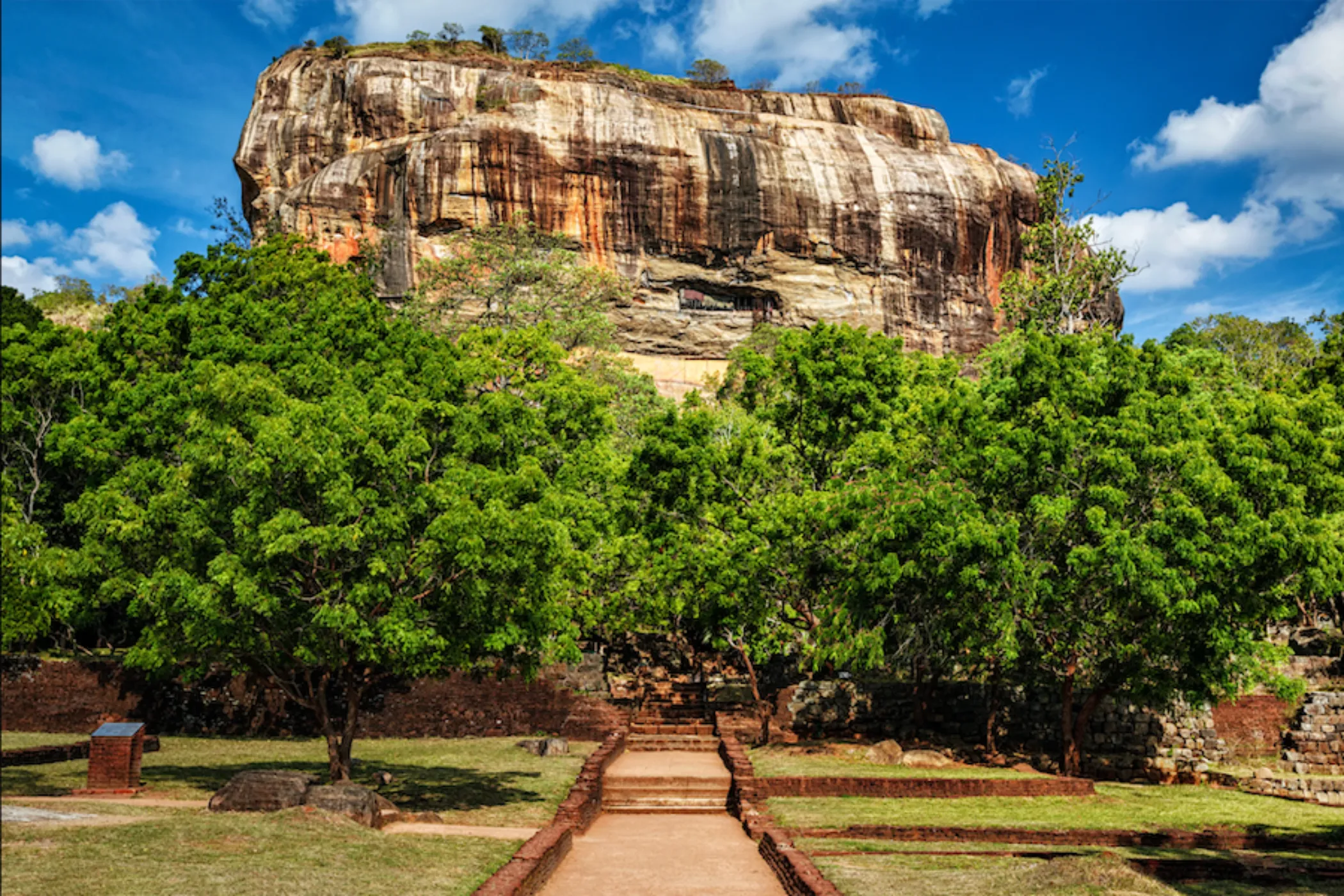 Serendib Sojourn: Sri Lanka's Best in 10 Days | Viathra Leisure