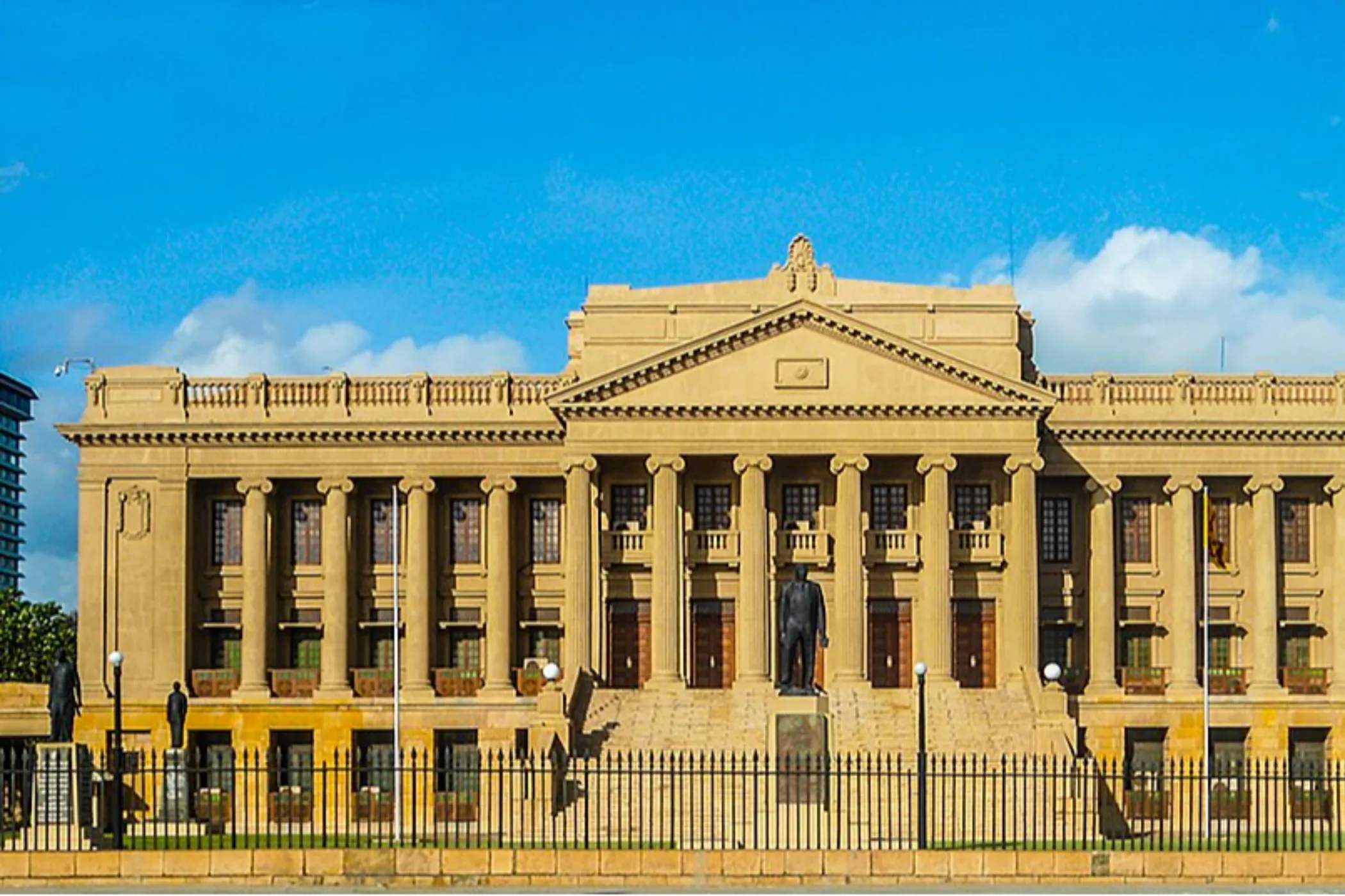 Serendib Sojourn: Sri Lanka's Best in 10 Days | Viathra Leisure