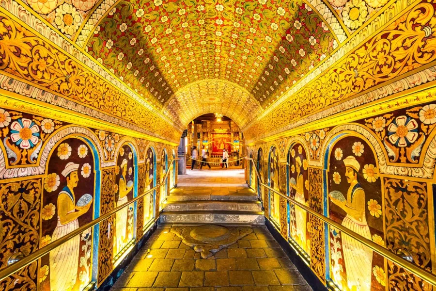 Kandy Royal Heritage Day Tour – All-Inclusive Cultural Experience from Colombo, Negombo, or Bentota | Viathra Leisure