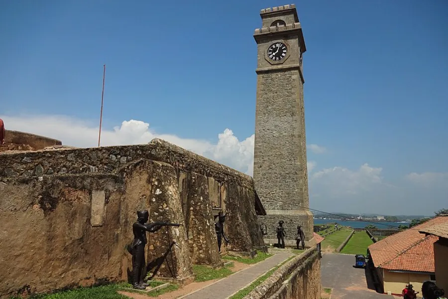 Mirissa Whale Watching & Galle Fort Tour – All-Inclusive Day Trip from Colombo or Bentota | Viathra Leisure